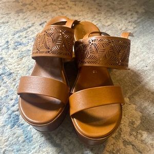Brown wedges 8.5